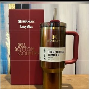 NIB Stanley Lainey Wilson Country Gold Quencher H2.O Flowstate Tumbler